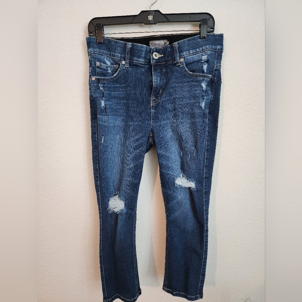 Torrid Bombshell skinny cropped destructed denim sz 10